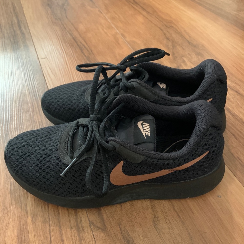 Nike Women’s Sneakers Size US 6.5